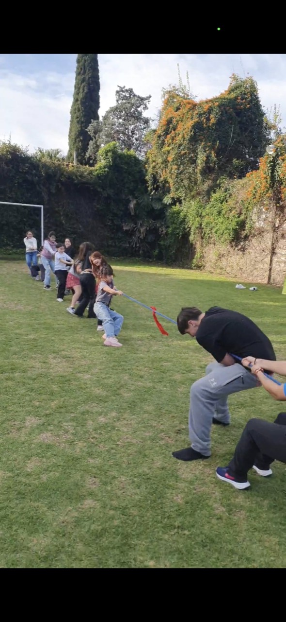 Juego de la soga al aire libre